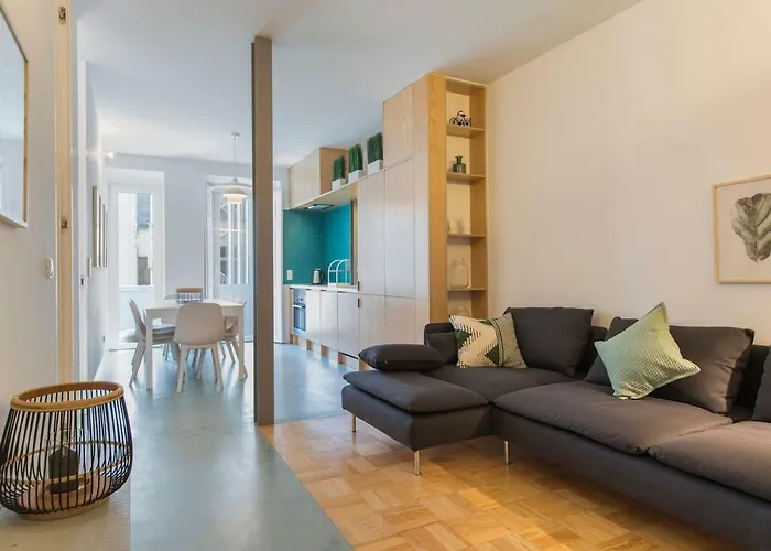 Lovelystay - Wide & Bright 4 Families
